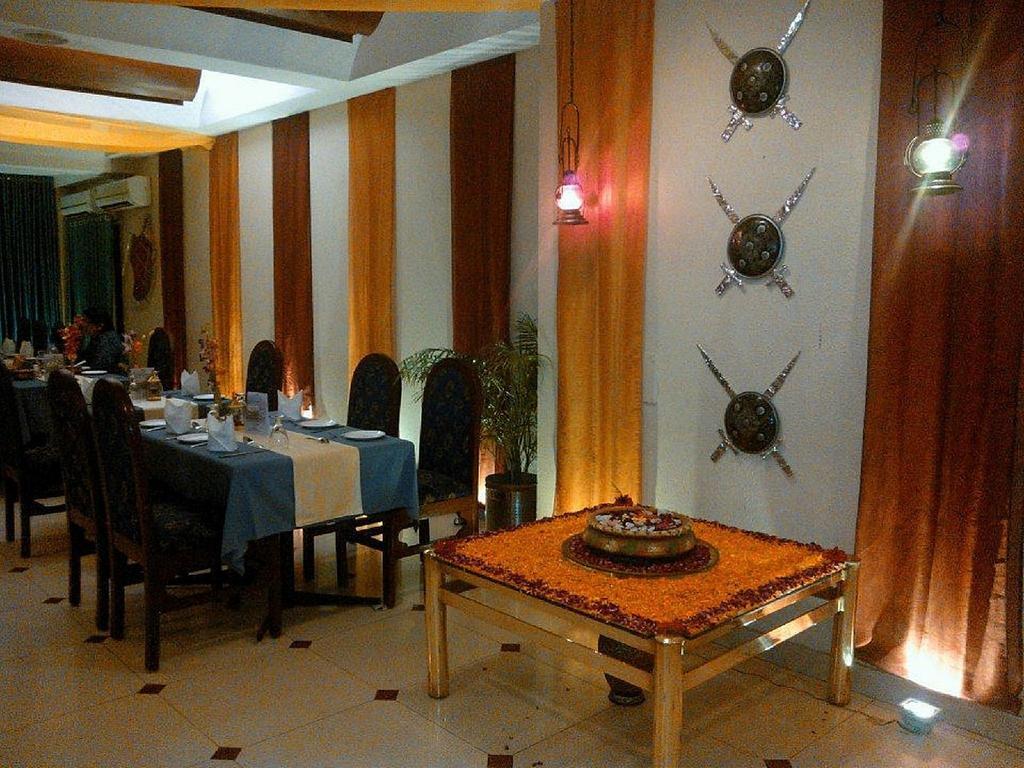 Hotel Lake View Ashok Bhopal Bagian luar foto