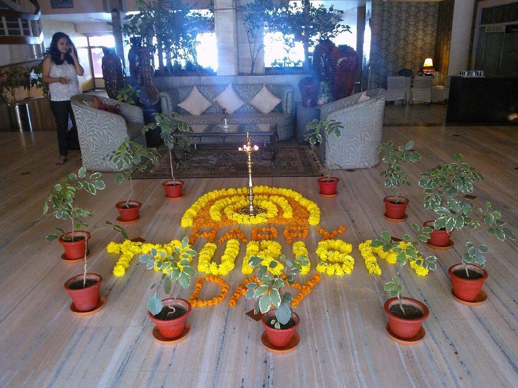 Hotel Lake View Ashok Bhopal Bagian luar foto