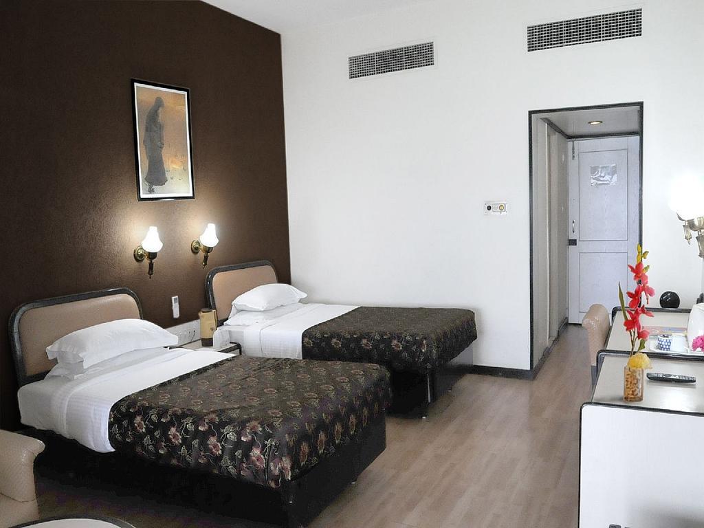 Hotel Lake View Ashok Bhopal Bagian luar foto